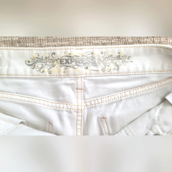 Express White Jean Shorts - Picture 4 of 5
